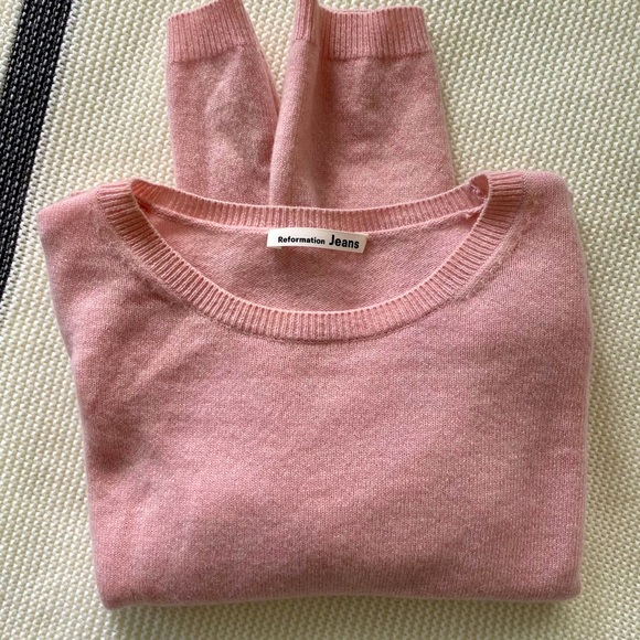 Reformation Cashmere Sweater, Light Pink, Size small, like new condition - Picture 3 of 6